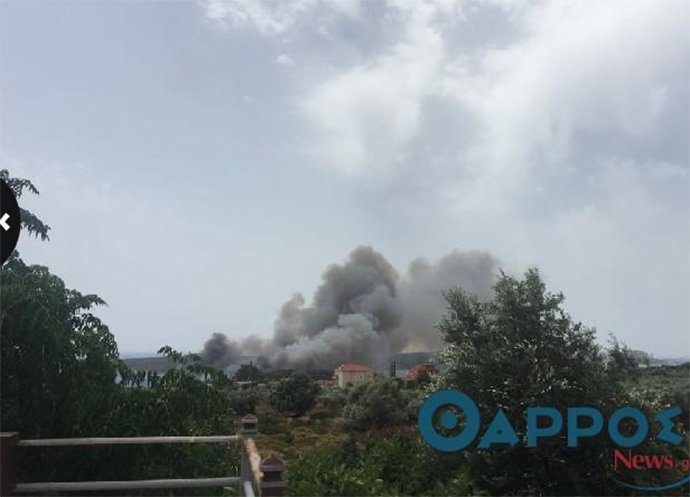 Υπό έλεγχο η πυρκαγιά στην Πύλο – Ασφαλή τα αρχαιολογικά μνημεία [εικόνες & βίντεο] | iefimerida.gr 5