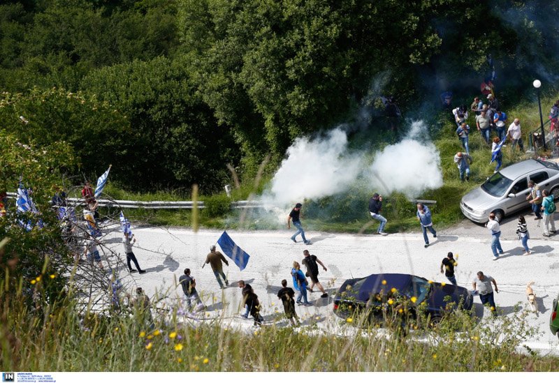 Πρέσπες: Επεισόδια, χημικά & τραυματίες στη συγκέντρωση κατά της συμφωνίας [βίντεο] | iefimerida.gr 2