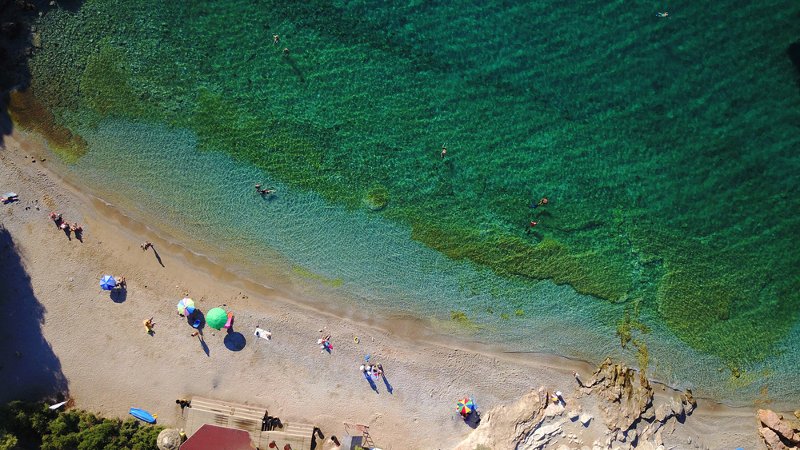 Τις ξέρεις; 20 παραλίες της Αττικής με ελεύθερη είσοδο -Δωρεάν βουτιές [εικόνες] | iefimerida.gr 1