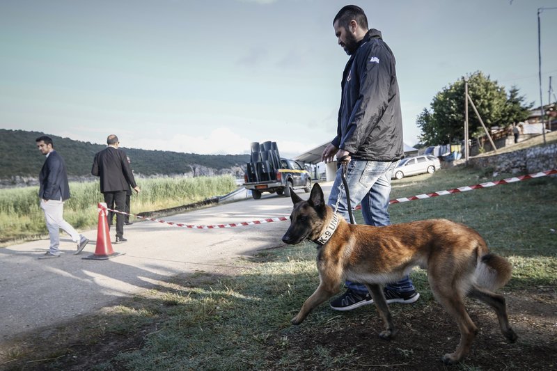 Δείτε καρέ- καρέ την υπογραφή της ιστορικής συμφωνίας Τσίπρα- Ζάεφ [εικόνες & βίντεο] | iefimerida.gr 18