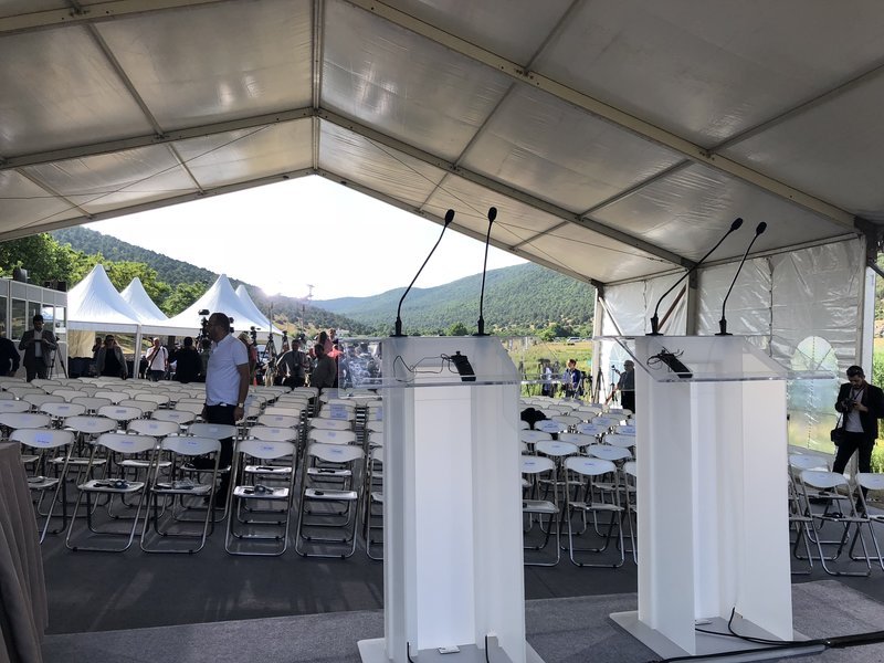 Δείτε καρέ- καρέ την υπογραφή της ιστορικής συμφωνίας Τσίπρα- Ζάεφ [εικόνες & βίντεο] | iefimerida.gr 15