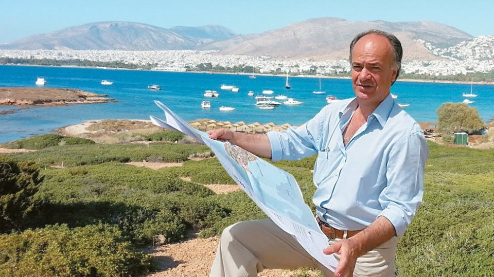 Αυτό το νησί της Αττικής ανήκει σε βιοπαλαιστή οδηγό λεωφορείου [εικόνες] | iefimerida.gr 0