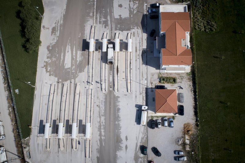 Ουρές χιλιομέτρων έξω από τον ΧΥΤΑ Φυλής -Γεμάτα απορριμματοφόρα περιμένουν να αδειάσουν σκουπίδια [εικόνες] | iefimerida.gr 12