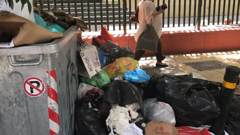 Η Αθήνα πνίγεται στα σκουπίδια- Κίνδυνος για τη δημόσια υγεία [εικόνες & βίντεο] | iefimerida.gr 1