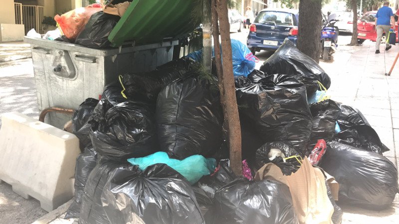 Η Αθήνα πνίγεται στα σκουπίδια- Κίνδυνος για τη δημόσια υγεία [εικόνες & βίντεο] | iefimerida.gr 3