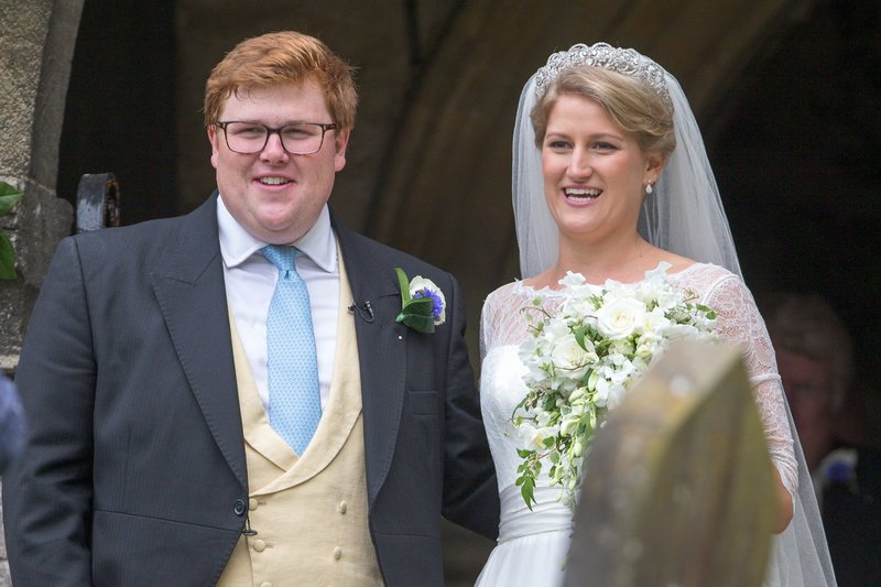 Η 1η στιλιστική αποτυχία της Μέγκαν Μαρκλ -Σε γάμο με φόρεμα 2 νούμερα μεγαλύτερο, παραλίγο να φάει τούμπα [εικόνες] | iefimerida.gr 0