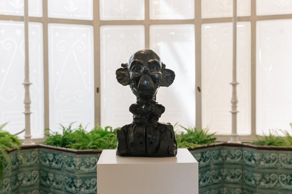 Εφευρετικά γλυπτά και πολύχρωμα ζωγραφικά του George Condo στο Μουσείο Κυκλαδικής Τέχνης [εικόνες] | iefimerida.gr 2