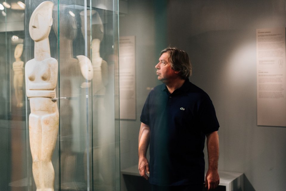 Εφευρετικά γλυπτά και πολύχρωμα ζωγραφικά του George Condo στο Μουσείο Κυκλαδικής Τέχνης [εικόνες] | iefimerida.gr 7