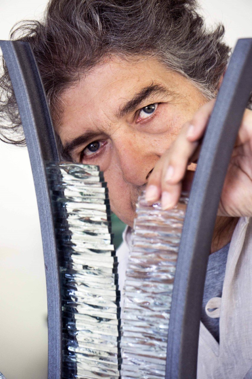 Τα πελώρια νέα έργα του Κώστα Βαρώτσου από γυαλί και σίδερο [εικόνες]  | iefimerida.gr 2