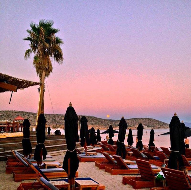 Από Aλιμο μέχρι Σαρωνίδα: 8+1 beach bar με τέλεια κοκτέιλ δίπλα στο κύμα [εικόνες]  | iefimerida.gr 8