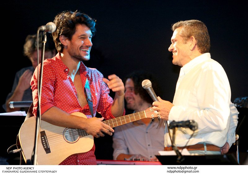 O Πάνος Βλάχος το γύρισε στο τραγούδι -Με βίντεο κλιπ στο Λος Αντζελες [βίντεο] | iefimerida.gr 0