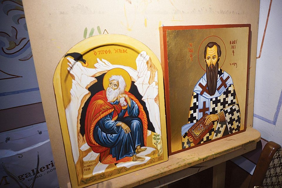 Σπουδάζει αγιογράφος στα 76 της και τα καταφέρνει περίφημα [εικόνες] | iefimerida.gr 1