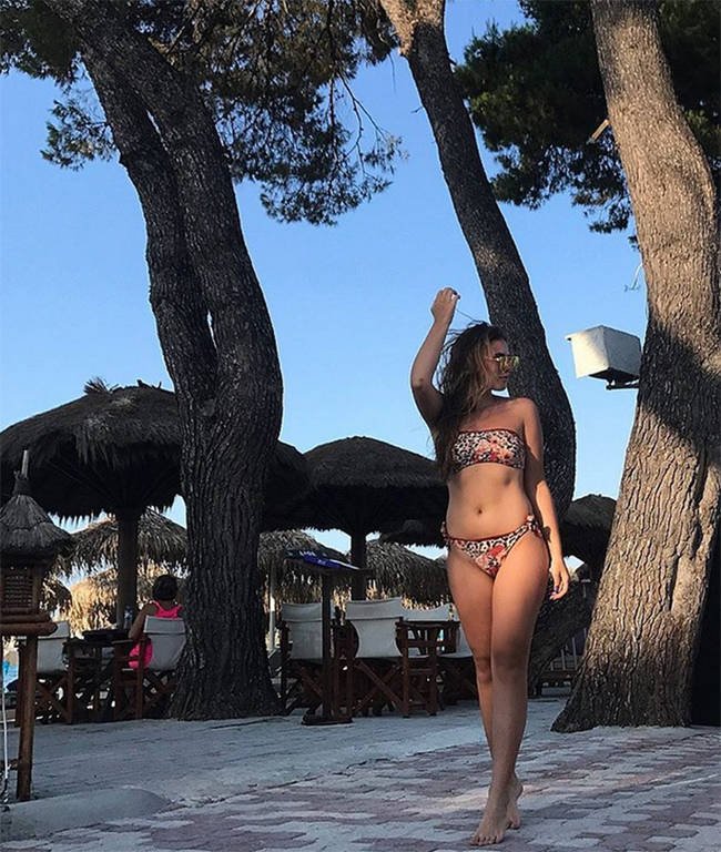 Η φοιτήτρια, σούπερ σέξι κόρη του Ζόραν Ζάεφ -«Βασίλισσα» της σέξι πόζας στο Instagram [εικόνες] | iefimerida.gr 4