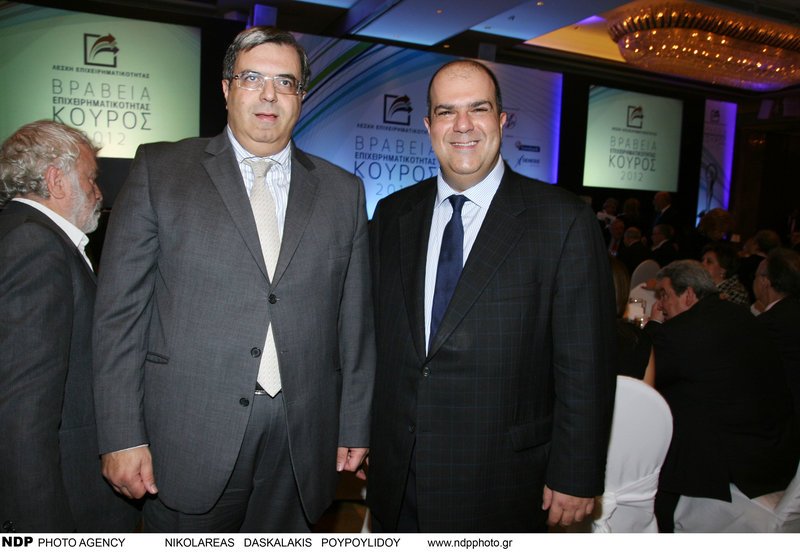 Δεξιά ο Μr. EasyJet, Στέλιος Χατζηιωάννου.