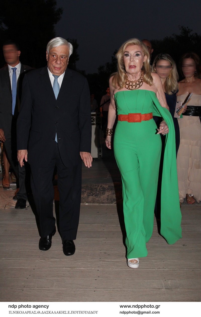 Ολα όσα έγιναν στη συναυλία της Νάνας Μούσχουρη στο Ηρώδειο -Βρέθηκαν εκεί από τον Παυλόπουλο, ως την Παπαρίζου [εικόνες] | iefimerida.gr 17