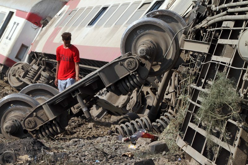 Αίγυπτος: Σοκαριστικό ατύχημα με εκτροχιασμό τρένου -58 τραυματίες [εικόνες] | iefimerida.gr 3