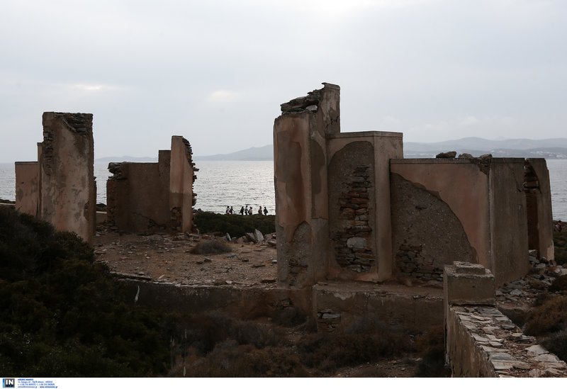 Το Der Spiegel σκύβει ευλαβικά στη Μακρόνησο: Το νησί μιας σκοτεινής εποχής [εικόνες] | iefimerida.gr 7