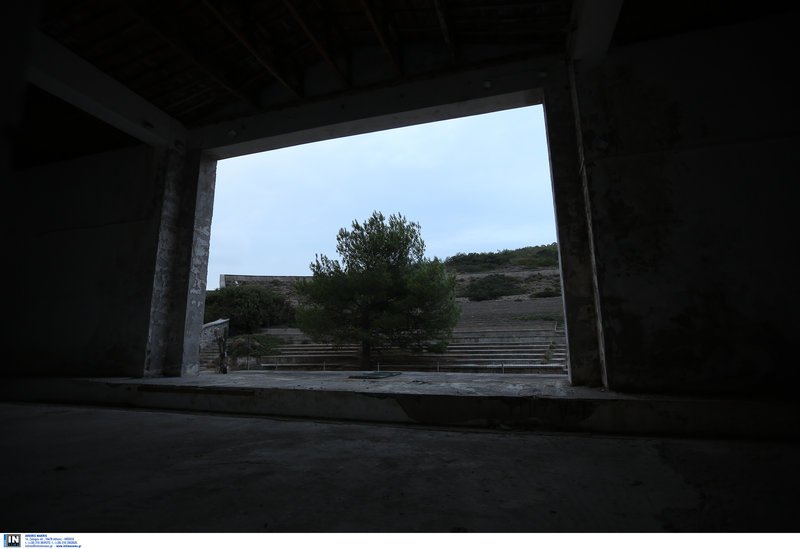 Το Der Spiegel σκύβει ευλαβικά στη Μακρόνησο: Το νησί μιας σκοτεινής εποχής [εικόνες] | iefimerida.gr 5