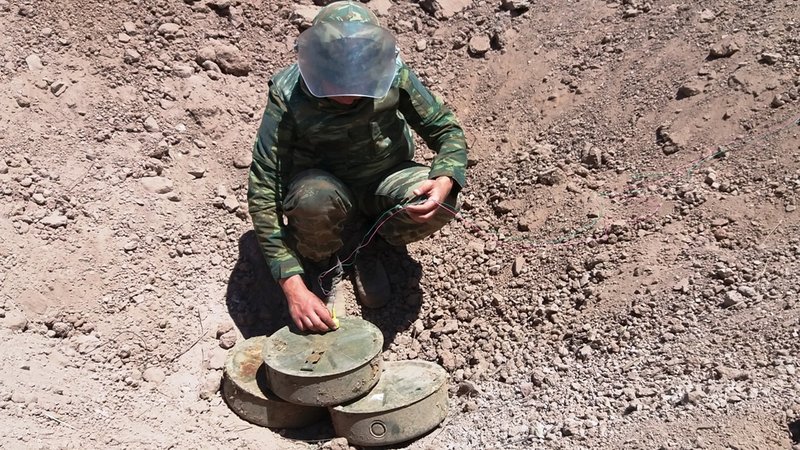 Ετσι καθαρίζονται τα ναρκοπέδια -Το Τάγμα Εκκαθάρισης του Στρατού Ξηράς σε δράση [εικόνες] | iefimerida.gr 17