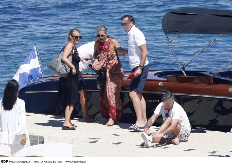 Στη Μύκονο ξημεροβραδιάζεται η Κέιτ Μος