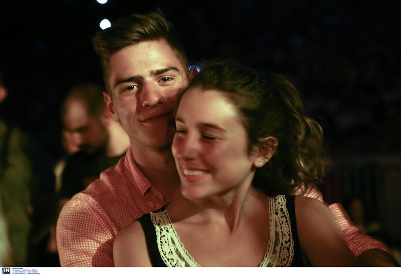 Χιλιάδες κόσμος στη συναυλία για τον Βασίλη Τσιτσάνη στο Καλλιμάρμαρο [εικόνες] | iefimerida.gr 8