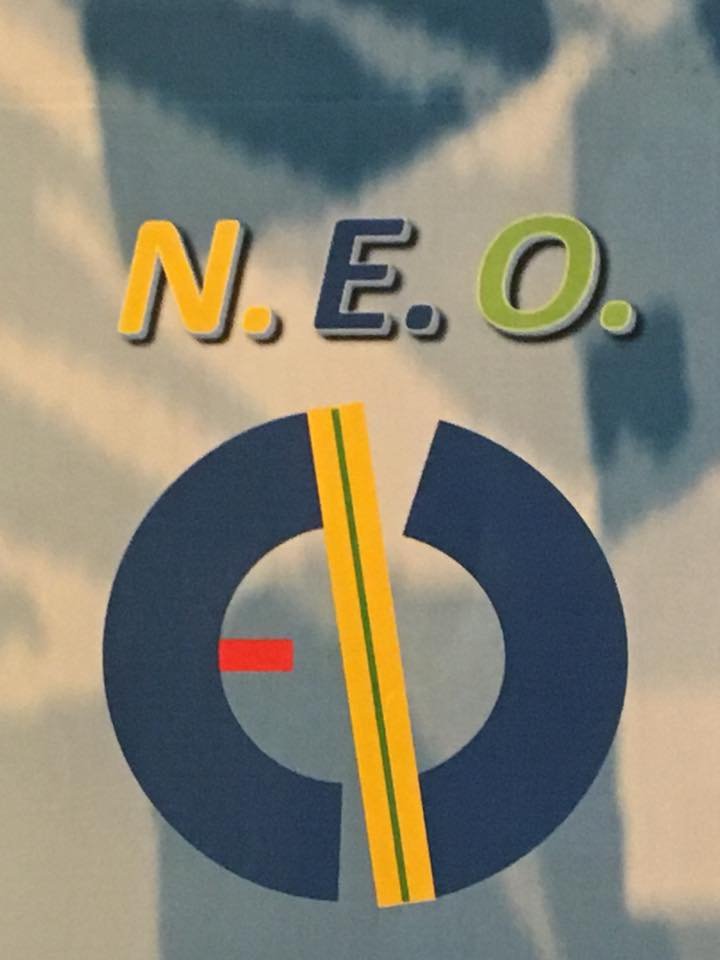 Το έμβλημα του ΝΕΟ