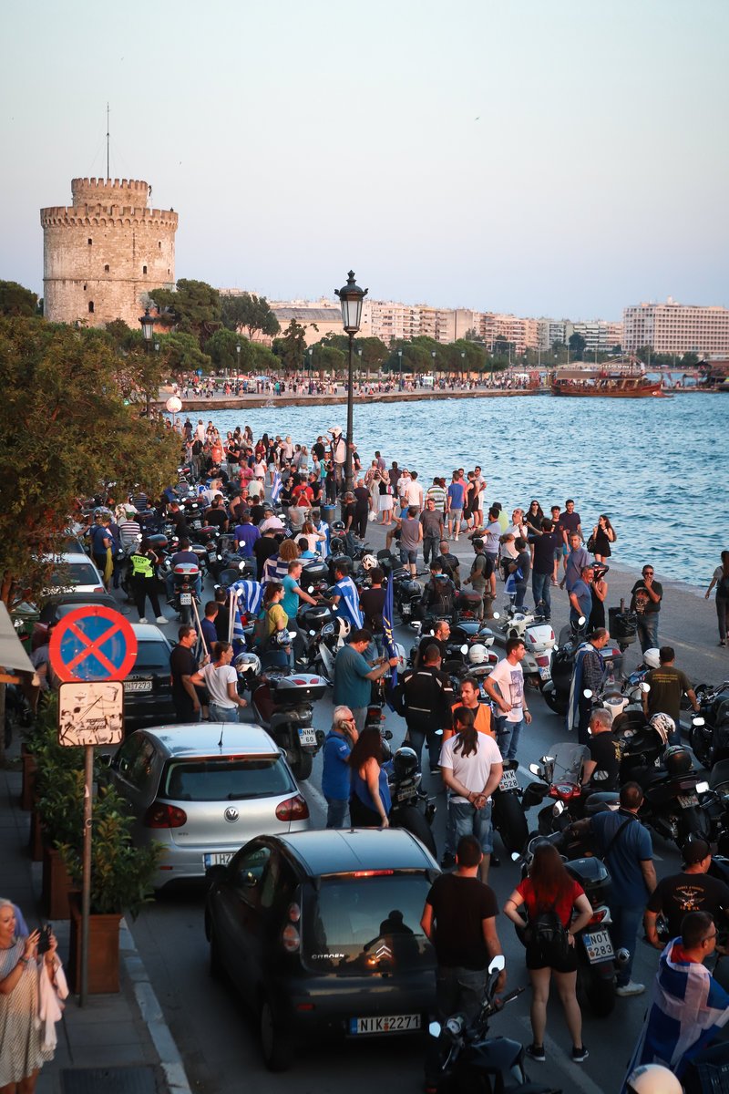 Πορεία με πανό και μοτοσικλέτες για τη Μακεδονία στη Θεσσαλονίκη [εικόνες & βίντεο] | iefimerida.gr 6