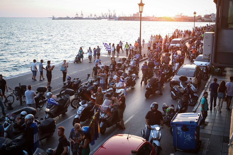 Πορεία με πανό και μοτοσικλέτες για τη Μακεδονία στη Θεσσαλονίκη [εικόνες & βίντεο] | iefimerida.gr 7