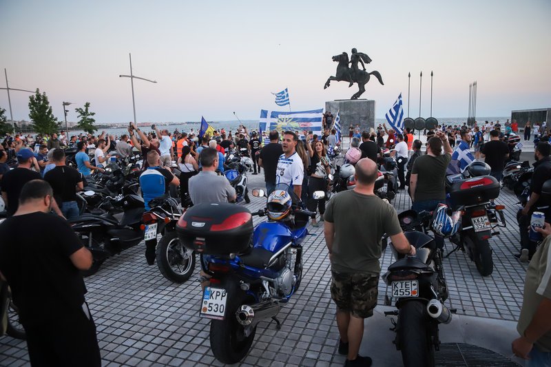 Πορεία με πανό και μοτοσικλέτες για τη Μακεδονία στη Θεσσαλονίκη [εικόνες & βίντεο] | iefimerida.gr 3