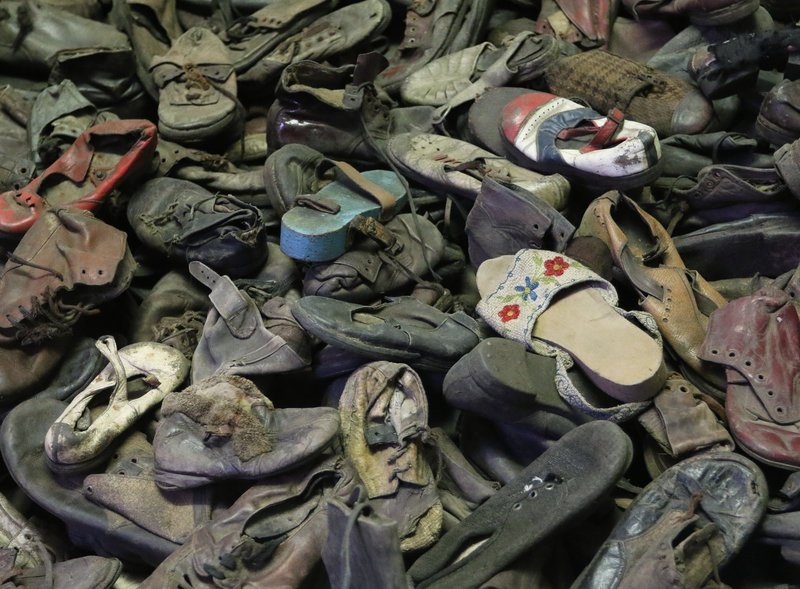 Ο χρόνος έχει σταματήσει στο Αουσβιτς -Παντόφλες νεκρών, πρόσθετα μέλη, θάλαμοι αερίων [εικόνες] | iefimerida.gr 2