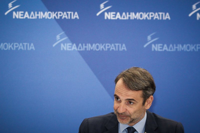 Με γένια 2-3 ημερών
