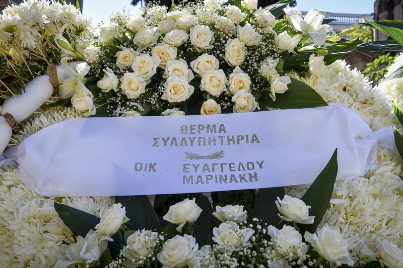 Το τελευταίο αντίο στον Σωκράτη Κόκκαλη τζούνιορ -Βουβός θρήνος στην κηδεία [εικόνες] | iefimerida.gr 56