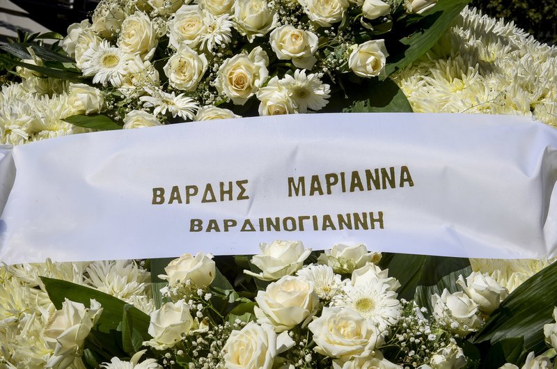 Το τελευταίο αντίο στον Σωκράτη Κόκκαλη τζούνιορ -Βουβός θρήνος στην κηδεία [εικόνες] | iefimerida.gr 60