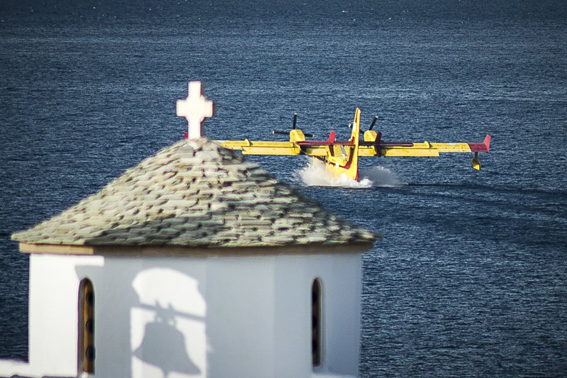 Μεγάλη φωτιά ξέσπασε στη Σκόπελο -Ολονύχτια μάχη των πυροσβεστών [εικόνες] | iefimerida.gr 2