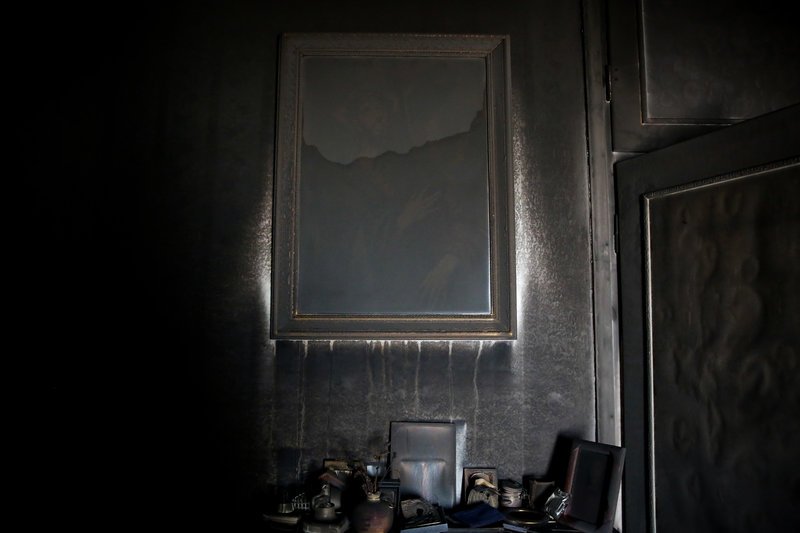 Ελιωσαν οι μπογιές στον καμβά του πίνακα