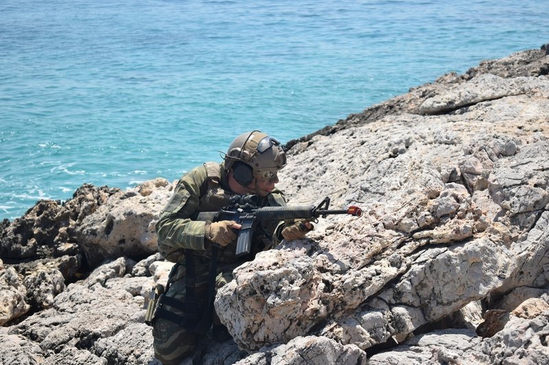 Κίνηση Αμερικανού καταδρομέα