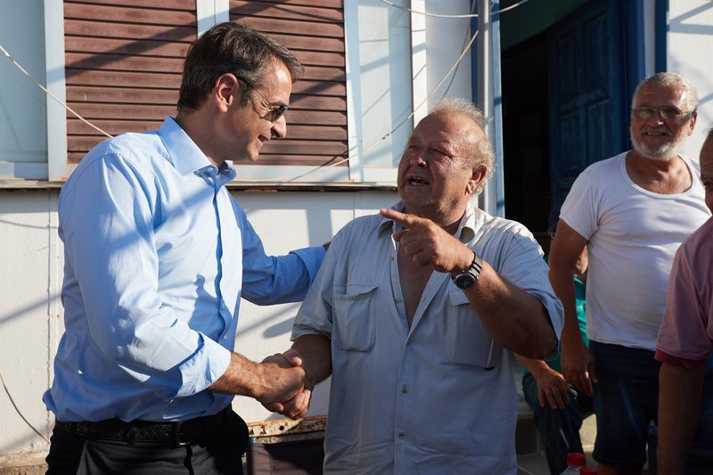 Με μαντινάδα υποδέχθηκαν τον Μητσοτάκη στη Σητεία: Αυριανέ πρωθυπουργέ... [εικόνες]  | iefimerida.gr 4