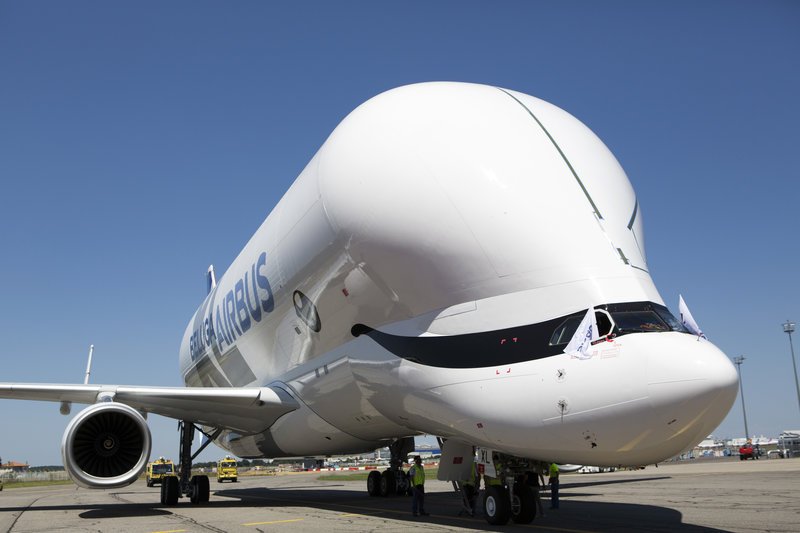 BelugaXL: Παρθενική πτήση για το γιγαντιαίο αεροσκάφος της Airbus -Μια «φάλαινα» στον αέρα [εικόνες & βίντεο]  | iefimerida.gr 2