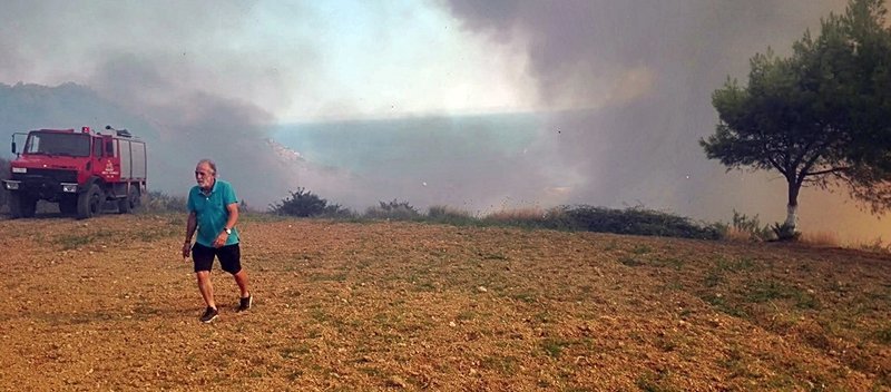 Υπό μερικό έλεγχο η φωτιά στη Ζάκυνθο -Ολονύκτια μάχη με τις αναζωπυρώσεις [εικόνες & βίντεο] | iefimerida.gr 2