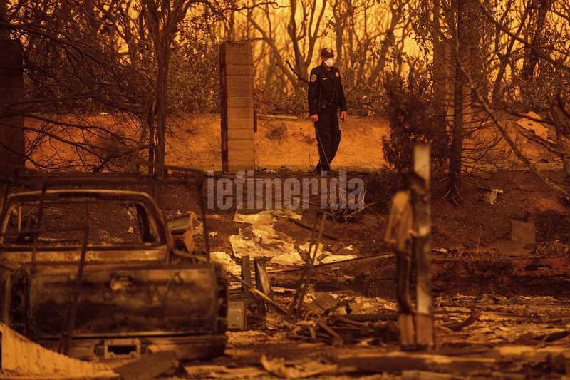 Φωτιές στην Καλιφόρνια: Περίπου 7.000 άνθρωποι εγκατέλειψαν τα σπίτια τους [εικόνες] | iefimerida.gr 0