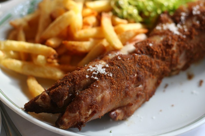 Σε ένα από τα ωραιότερα μπιστρό του Παρισιού σερβίρουν γουρουνοπόδαρο -Χαλασμός κόσμου [εικόνες] | iefimerida.gr 1