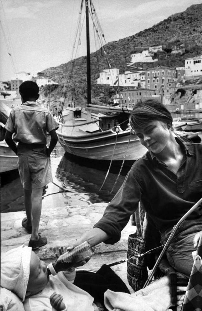 Η Υδρα του Λέοναρντ Κοέν -Το υπέροχο σπίτι που αγόρασε με την κληρονομιά της γιαγιάς του [εικόνες] | iefimerida.gr 12