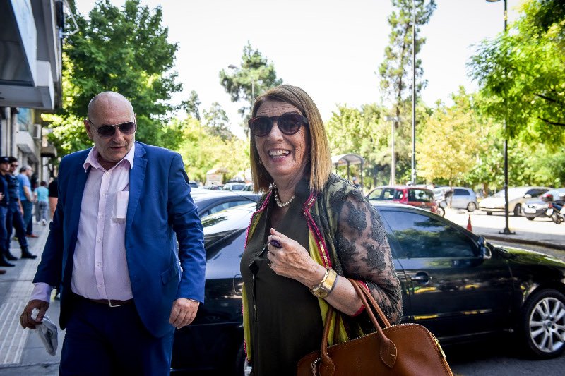 Με μαύρο κοντομάνικο μπλουζάκι στο Πολιτικό Συμβούλιο ο Τσίπρας [εικόνες] | iefimerida.gr 5