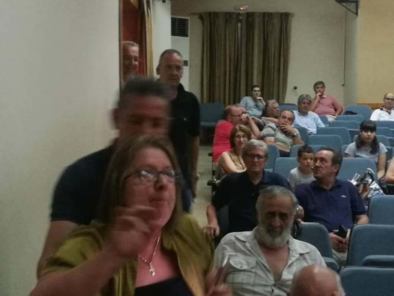 Γυναίκα τα... έψαλε στον Πιτσιόρλα για τη Μακεδονία: «Προσβάλλετε την ιστορία» [εικόνες & βίντεο] | iefimerida.gr 1