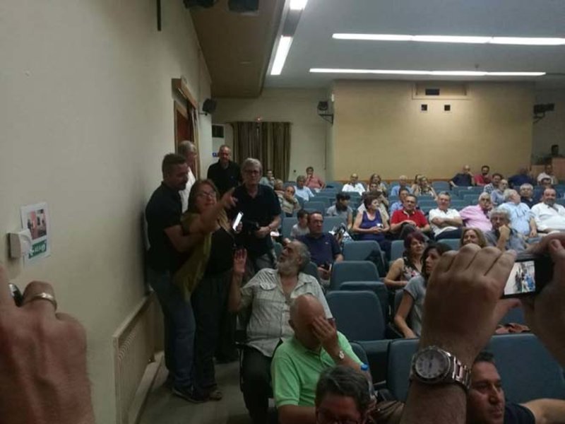 Γυναίκα τα... έψαλε στον Πιτσιόρλα για τη Μακεδονία: «Προσβάλλετε την ιστορία» [εικόνες & βίντεο] | iefimerida.gr 0