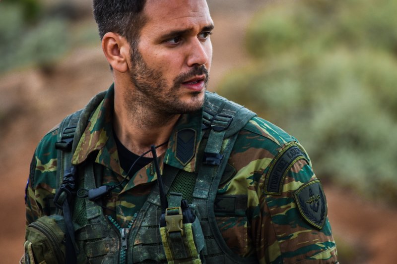 Εστησαν σκηνικό στην Ανάβυσσο για τα γυρίσματα ταινίας με τον Θοδωρή Αθερίδη [εικόνες] | iefimerida.gr 16