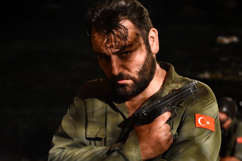 Εστησαν σκηνικό στην Ανάβυσσο για τα γυρίσματα ταινίας με τον Θοδωρή Αθερίδη [εικόνες] | iefimerida.gr 15