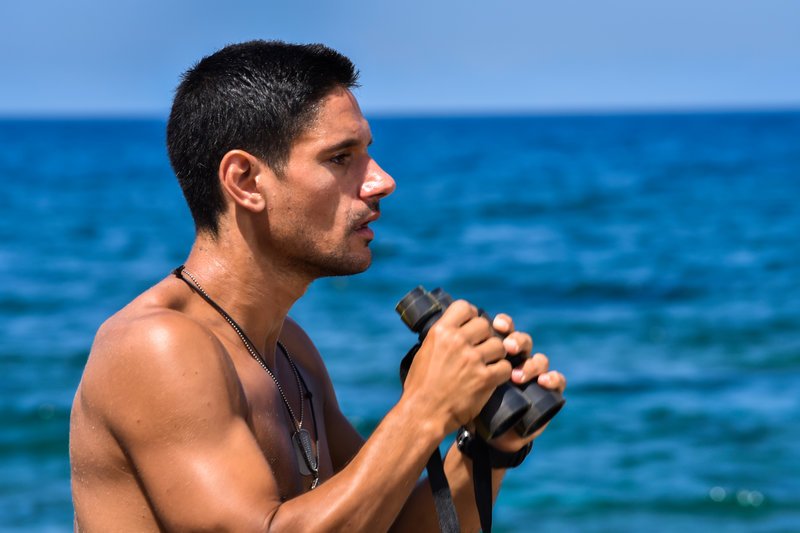 Εστησαν σκηνικό στην Ανάβυσσο για τα γυρίσματα ταινίας με τον Θοδωρή Αθερίδη [εικόνες] | iefimerida.gr 14