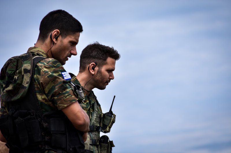 Εστησαν σκηνικό στην Ανάβυσσο για τα γυρίσματα ταινίας με τον Θοδωρή Αθερίδη [εικόνες] | iefimerida.gr 3