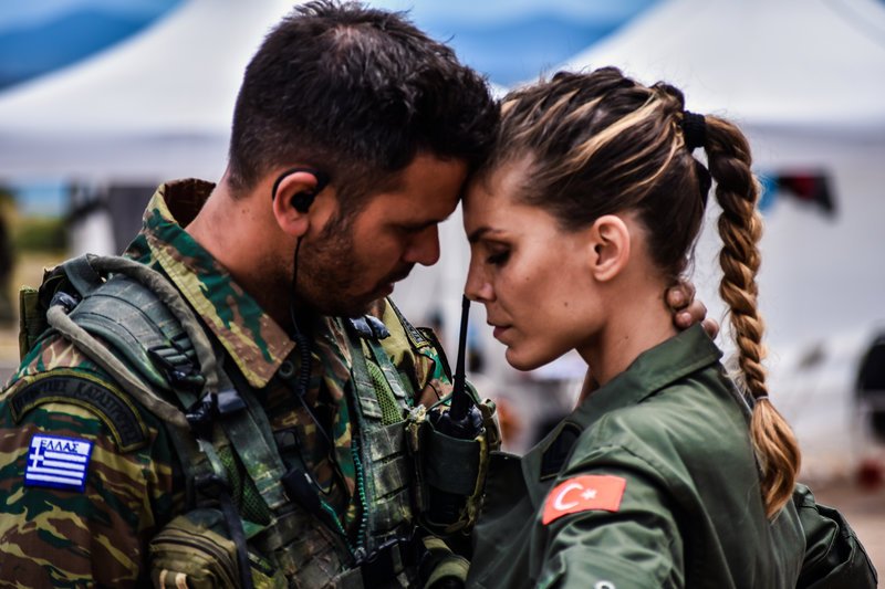 Εστησαν σκηνικό στην Ανάβυσσο για τα γυρίσματα ταινίας με τον Θοδωρή Αθερίδη [εικόνες] | iefimerida.gr 4